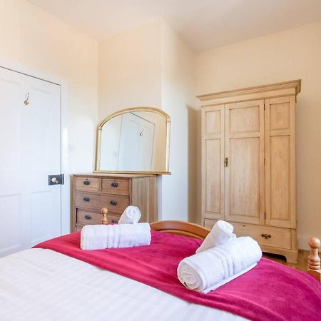 Altido Retro Castle Retreat 2Bed Daire Edinburgh Dış mekan fotoğraf