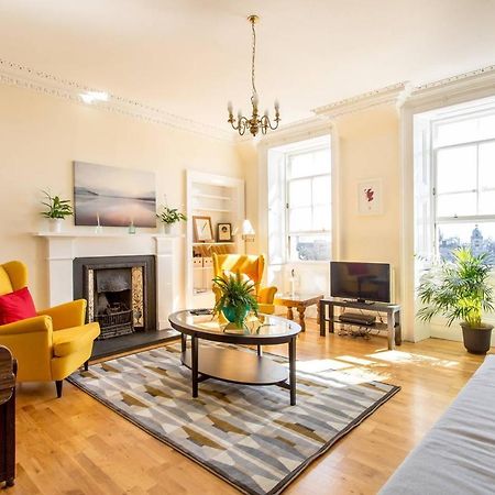 Altido Retro Castle Retreat 2Bed Daire Edinburgh Dış mekan fotoğraf