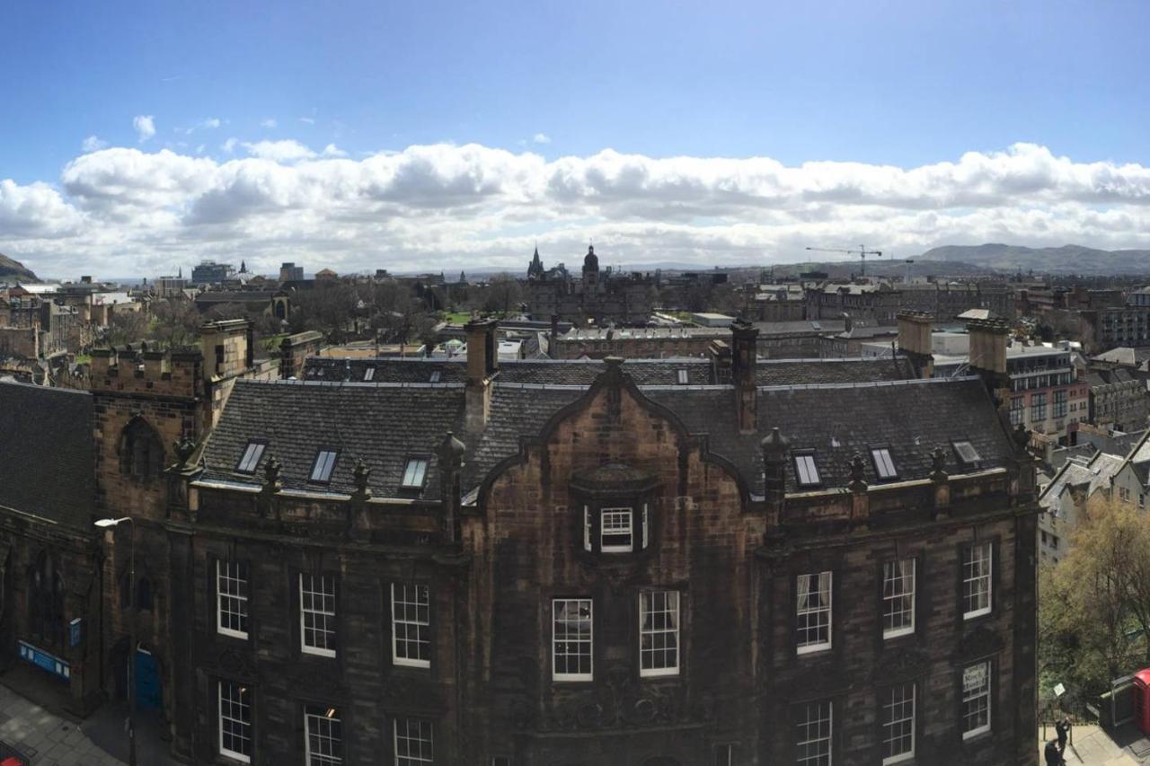 Altido Retro Castle Retreat 2Bed Daire Edinburgh Dış mekan fotoğraf