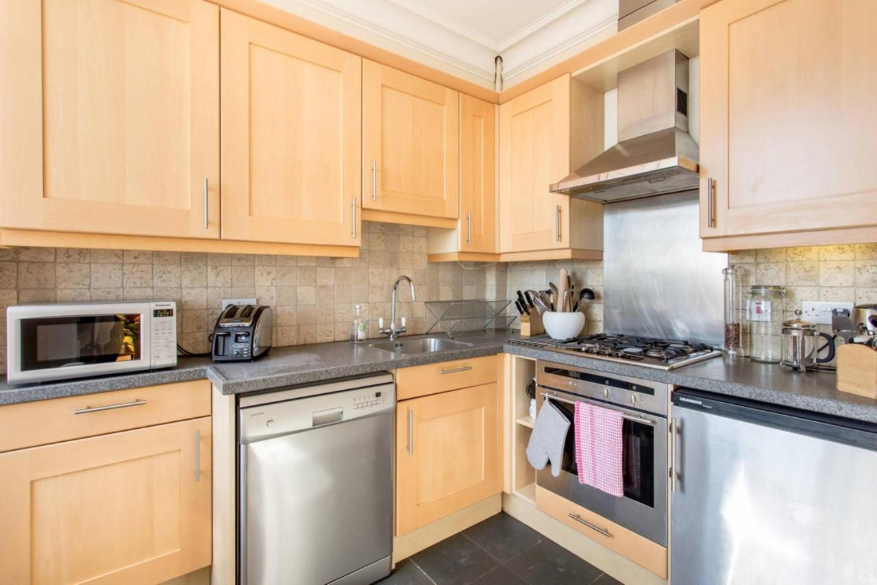 Altido Retro Castle Retreat 2Bed Daire Edinburgh Dış mekan fotoğraf