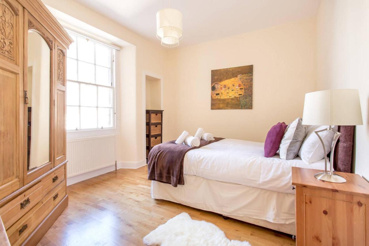 Altido Retro Castle Retreat 2Bed Daire Edinburgh Dış mekan fotoğraf