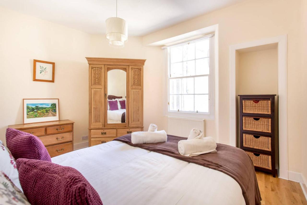 Altido Retro Castle Retreat 2Bed Daire Edinburgh Dış mekan fotoğraf