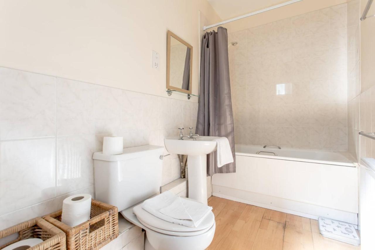 Altido Retro Castle Retreat 2Bed Daire Edinburgh Dış mekan fotoğraf