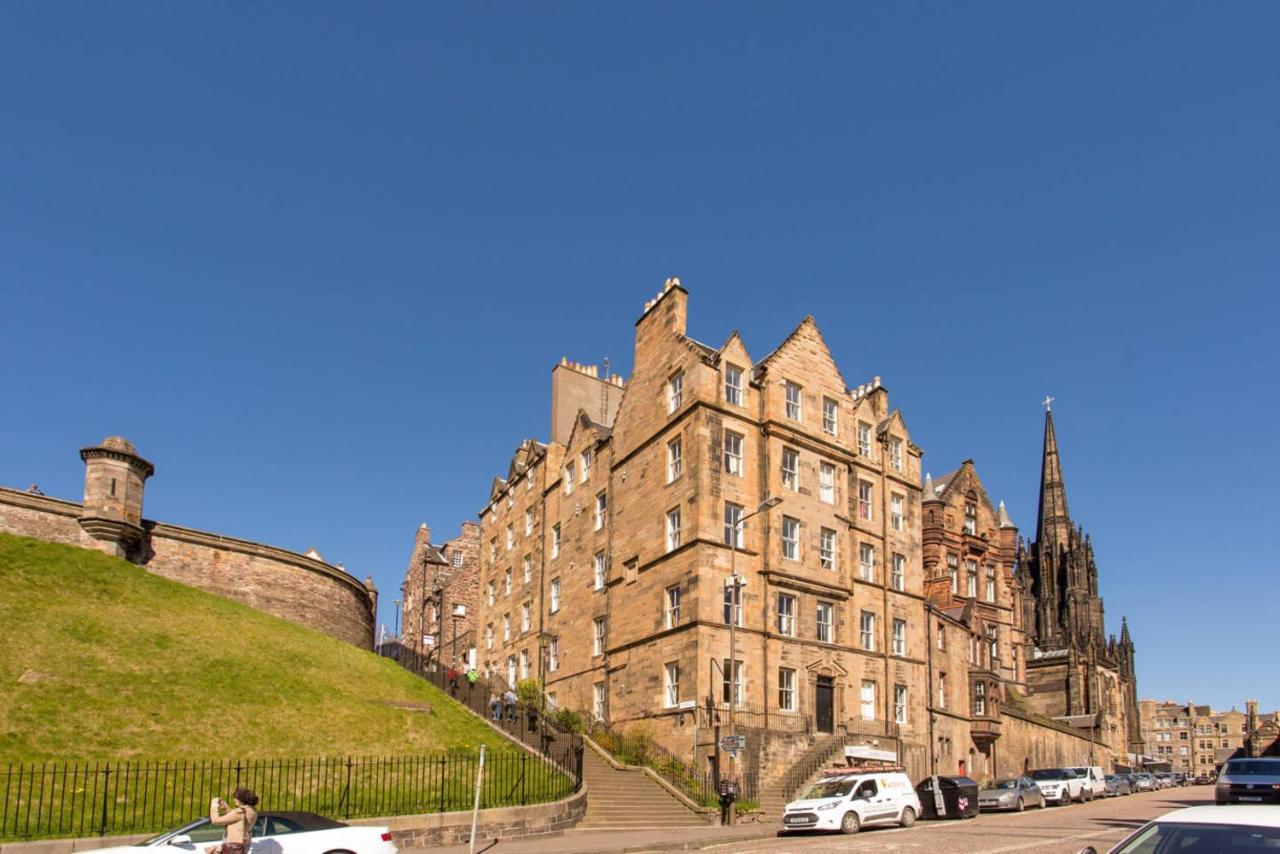 Altido Retro Castle Retreat 2Bed Daire Edinburgh Dış mekan fotoğraf